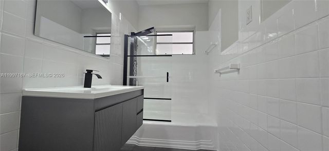 75 SW 32nd Ct Rd, Miami, FL 33135