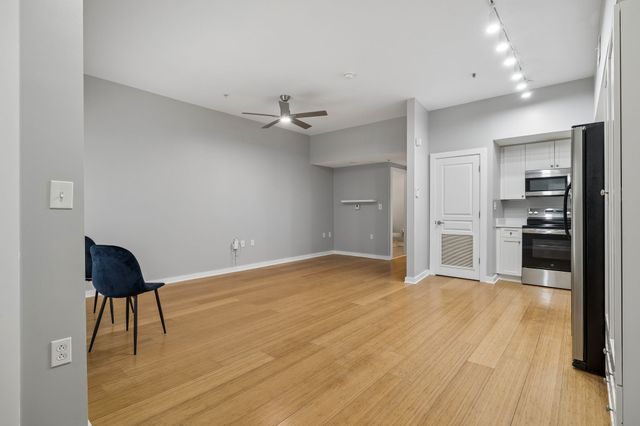 807 18th Ave S Apt 314, Nashville, TN 37203