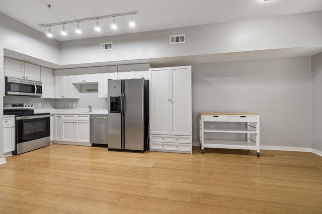 807 18th Ave S Apt 314, Nashville, TN 37203