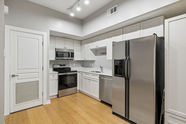 807 18th Ave S Apt 314, Nashville, TN 37203