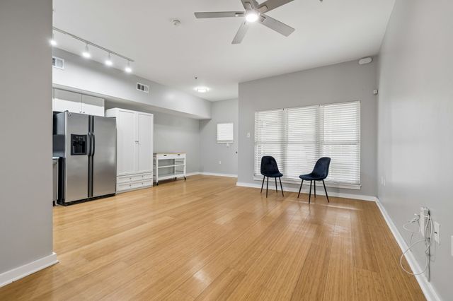 807 18th Ave S Apt 314, Nashville, TN 37203