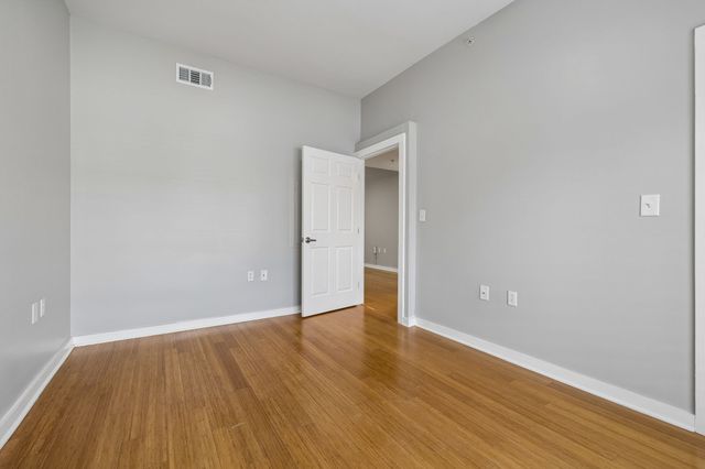 807 18th Ave S Apt 314, Nashville, TN 37203