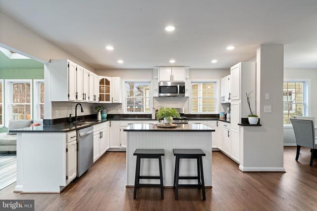 4009 ROBERTS RD, Fairfax, VA 22032