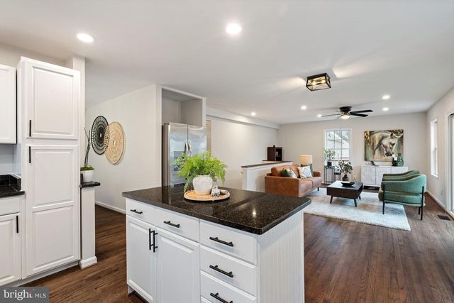 4009 ROBERTS RD, Fairfax, VA 22032