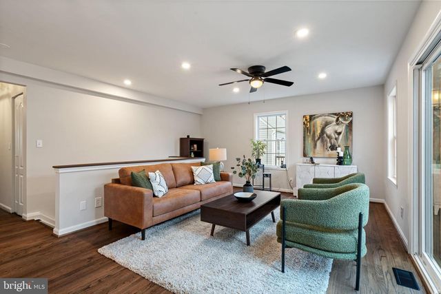 4009 ROBERTS RD, Fairfax, VA 22032