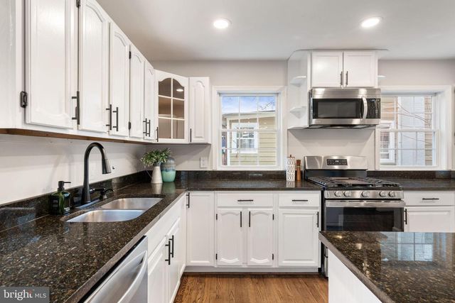 4009 ROBERTS RD, Fairfax, VA 22032