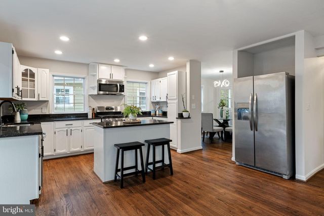 4009 ROBERTS RD, Fairfax, VA 22032