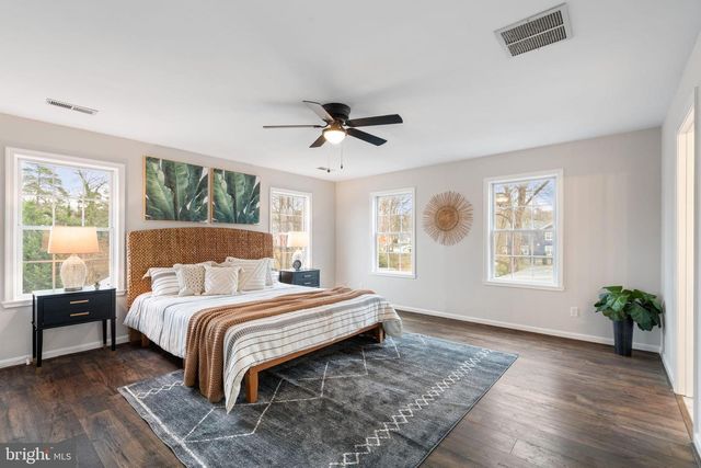 4009 ROBERTS RD, Fairfax, VA 22032