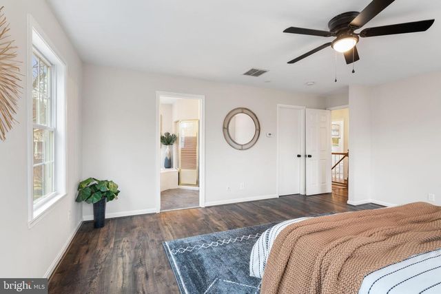 4009 ROBERTS RD, Fairfax, VA 22032