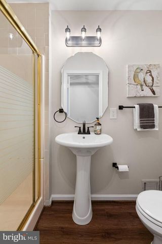 4009 ROBERTS RD, Fairfax, VA 22032