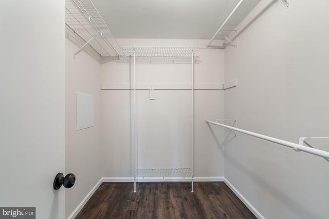 4009 ROBERTS RD, Fairfax, VA 22032