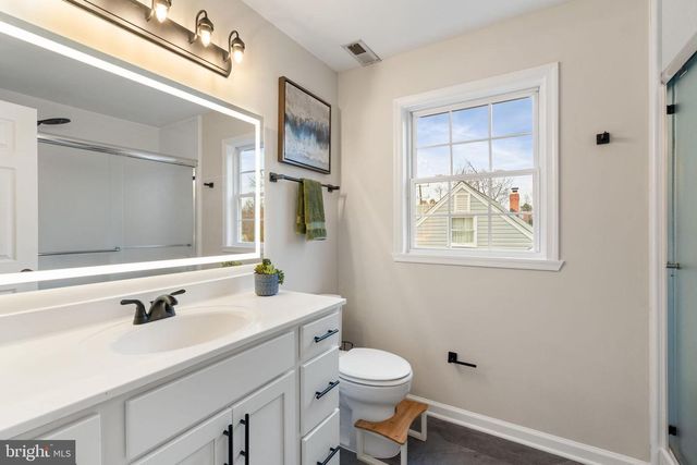 4009 ROBERTS RD, Fairfax, VA 22032