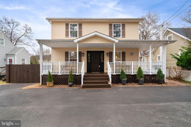 4009 ROBERTS RD, Fairfax, VA 22032