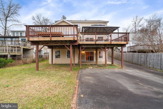 4009 ROBERTS RD, Fairfax, VA 22032