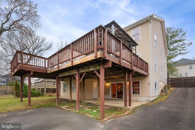 4009 ROBERTS RD, Fairfax, VA 22032