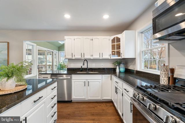 4009 ROBERTS RD, Fairfax, VA 22032