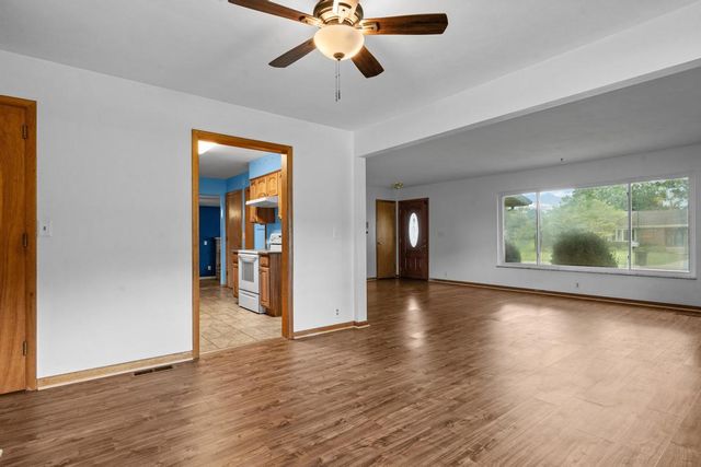 195 Countryside Drive, Enon Vlg, OH 45323