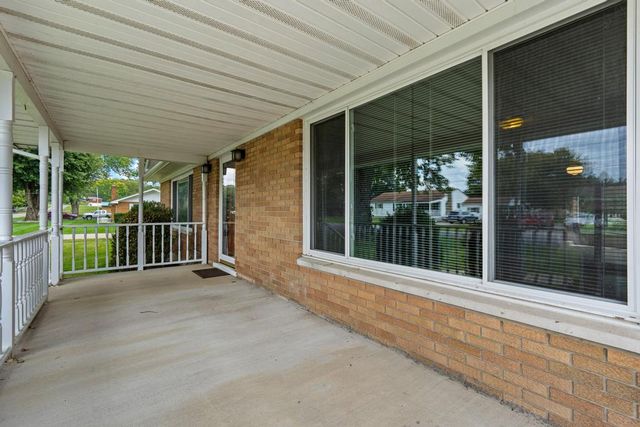 195 Countryside Drive, Enon Vlg, OH 45323