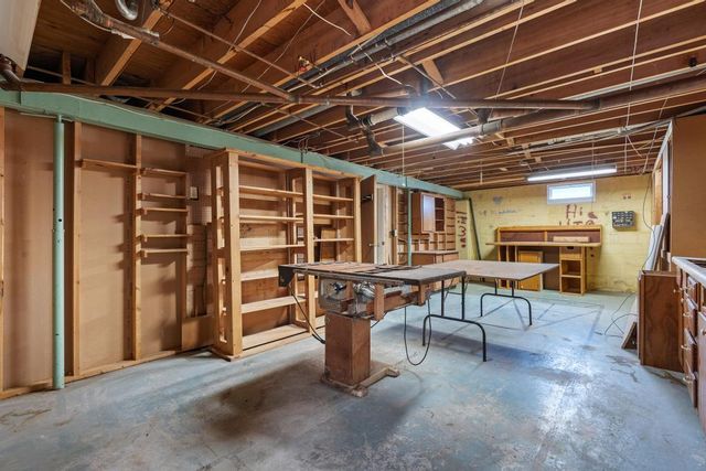 195 Countryside Drive, Enon Vlg, OH 45323