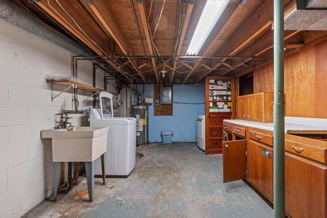 195 Countryside Drive, Enon Vlg, OH 45323