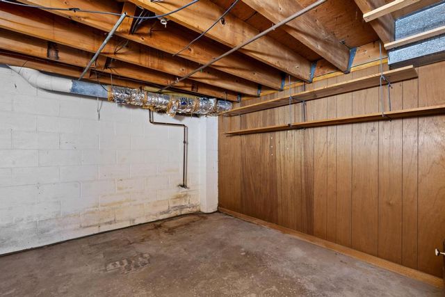 195 Countryside Drive, Enon Vlg, OH 45323