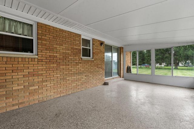 195 Countryside Drive, Enon Vlg, OH 45323
