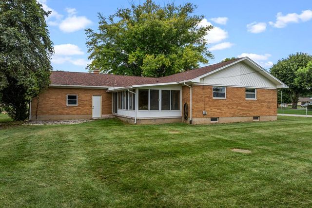 195 Countryside Drive, Enon Vlg, OH 45323