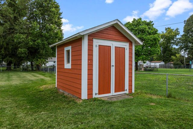 195 Countryside Drive, Enon Vlg, OH 45323