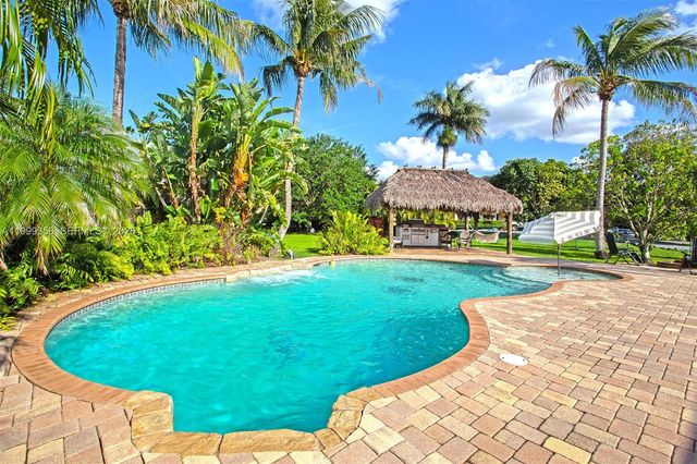 5520 SW 163rd Ave, Southwest Ranches, FL 33331