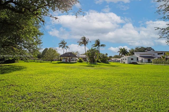 5520 SW 163rd Ave, Southwest Ranches, FL 33331