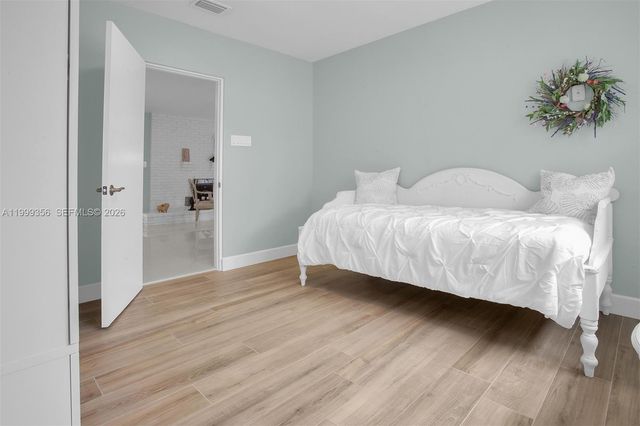 5520 SW 163rd Ave, Southwest Ranches, FL 33331