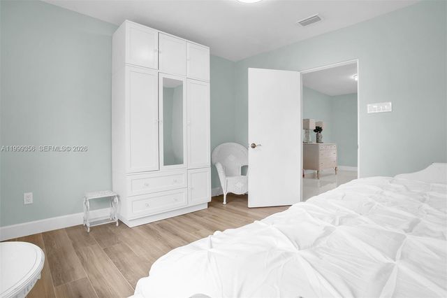 5520 SW 163rd Ave, Southwest Ranches, FL 33331