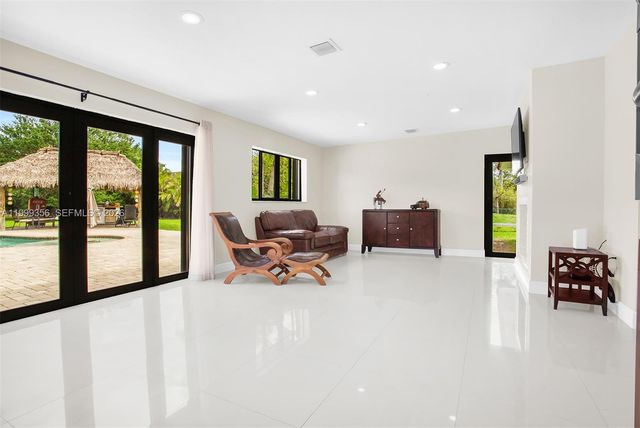 5520 SW 163rd Ave, Southwest Ranches, FL 33331