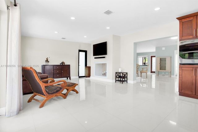 5520 SW 163rd Ave, Southwest Ranches, FL 33331