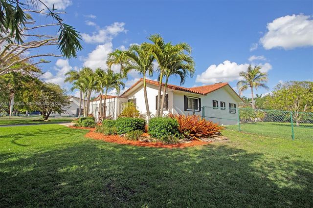 5520 SW 163rd Ave, Southwest Ranches, FL 33331