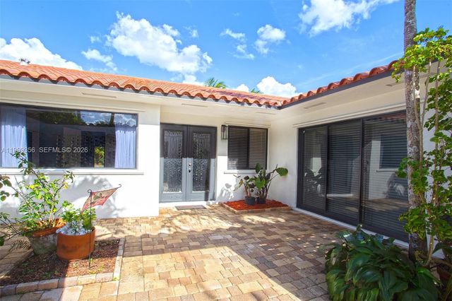 5520 SW 163rd Ave, Southwest Ranches, FL 33331