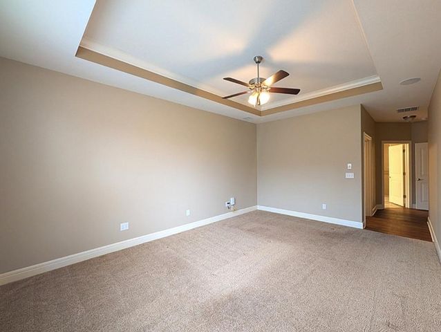 1009 E Cross Creek Pl, Derby, KS 67037