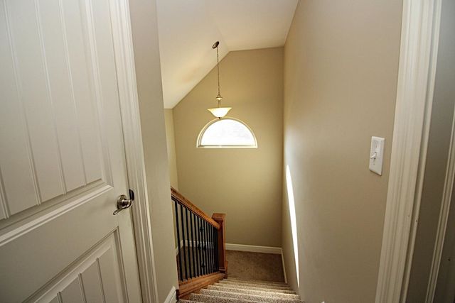 1009 E Cross Creek Pl, Derby, KS 67037