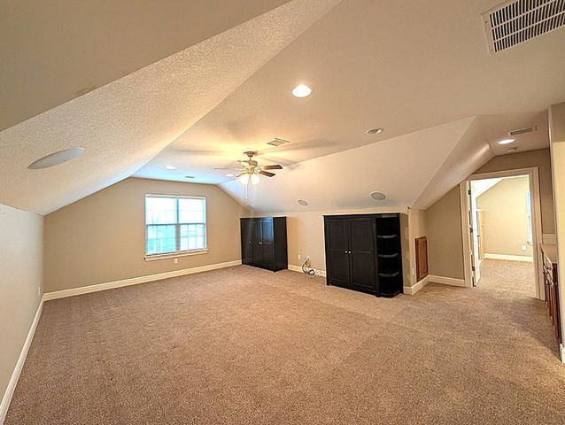 1009 E Cross Creek Pl, Derby, KS 67037