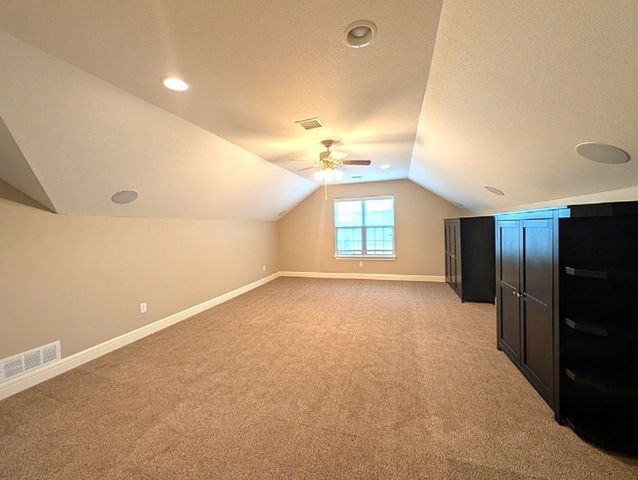 1009 E Cross Creek Pl, Derby, KS 67037