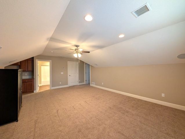 1009 E Cross Creek Pl, Derby, KS 67037