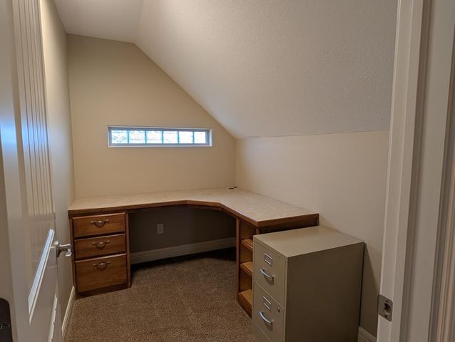 1009 E Cross Creek Pl, Derby, KS 67037