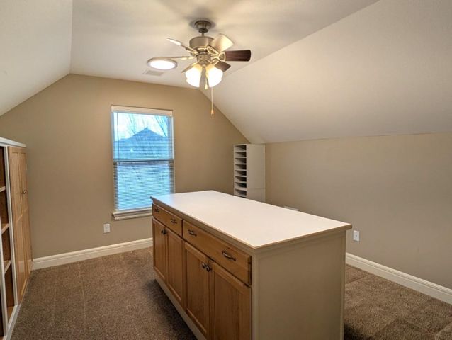 1009 E Cross Creek Pl, Derby, KS 67037