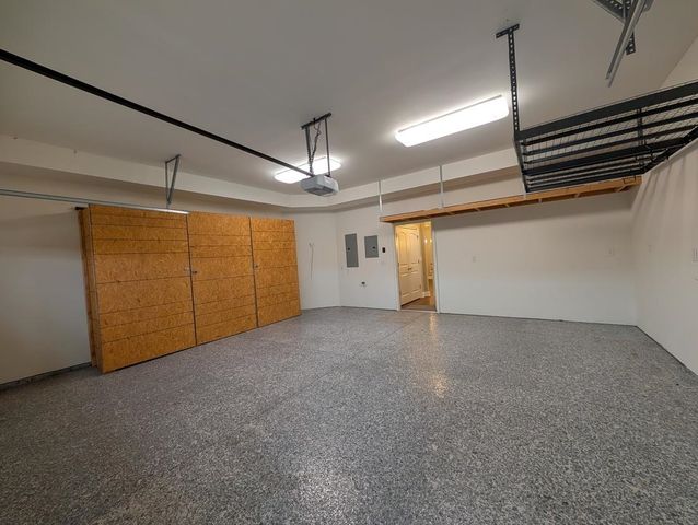 1009 E Cross Creek Pl, Derby, KS 67037