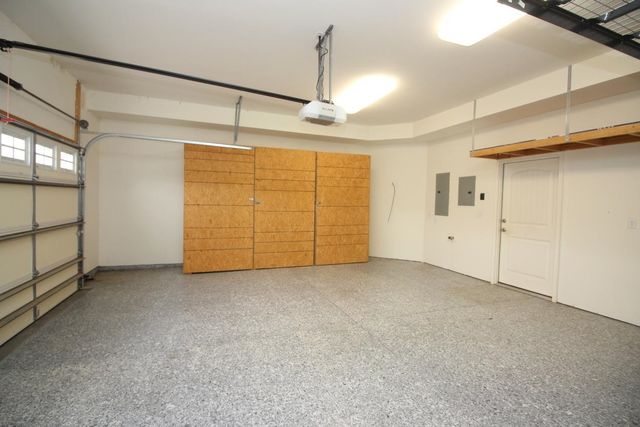 1009 E Cross Creek Pl, Derby, KS 67037