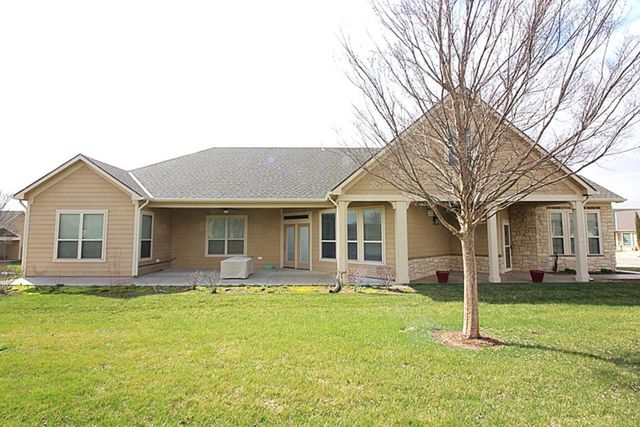 1009 E Cross Creek Pl, Derby, KS 67037