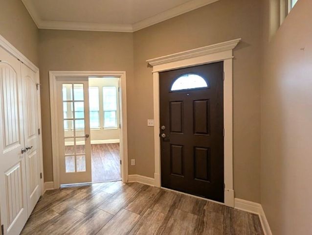 1009 E Cross Creek Pl, Derby, KS 67037