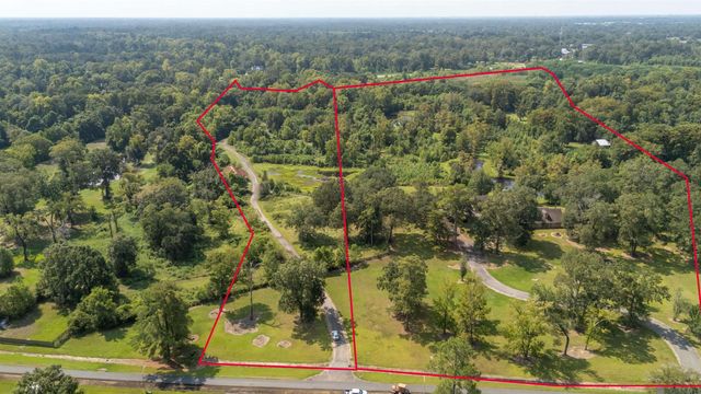 13086 Triple B Rd, Greenwell Springs, LA 70739