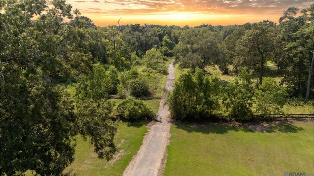 13086 Triple B Rd, Greenwell Springs, LA 70739