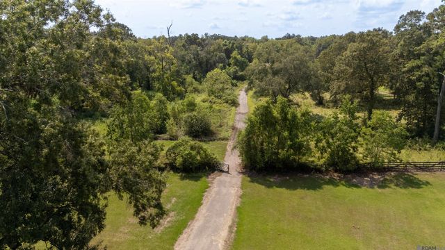 13086 Triple B Rd, Greenwell Springs, LA 70739